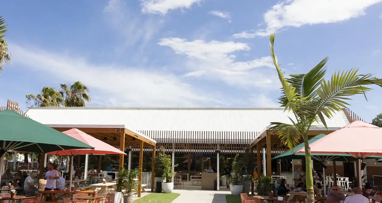 Burleigh Town Hotel — venue in Burleigh Heads