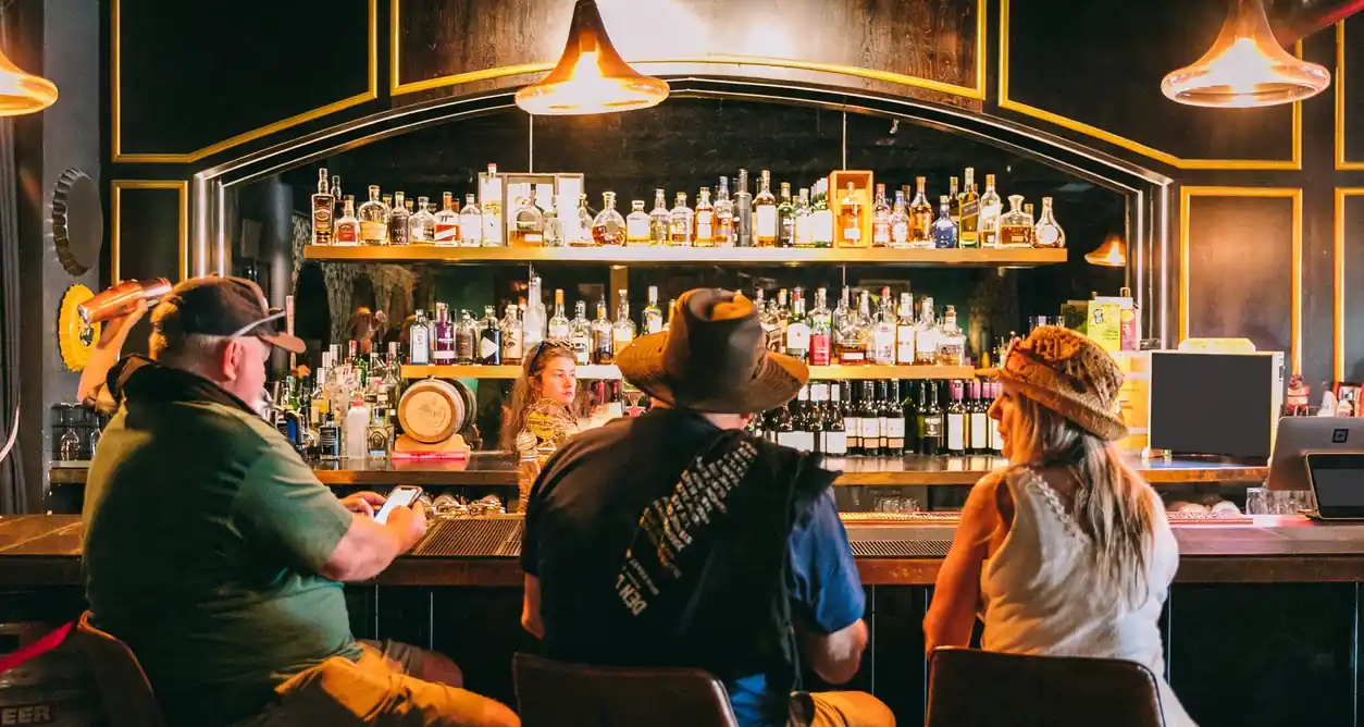 Den Devine's — venue in Broadbeach