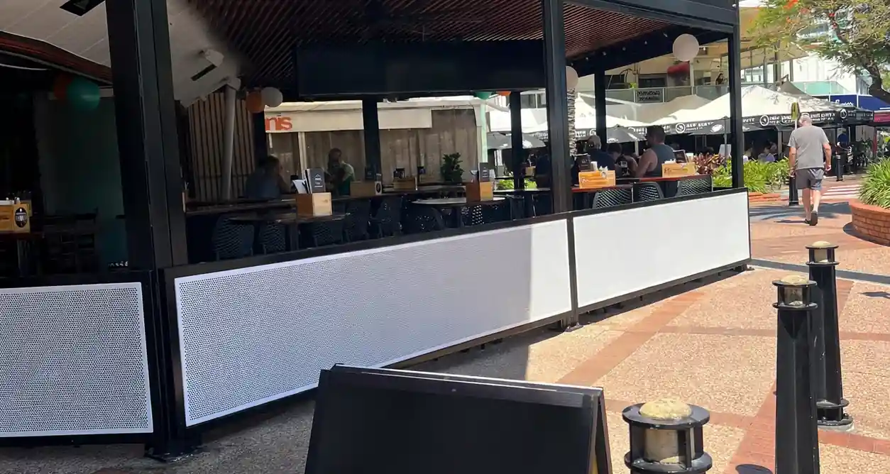 Mano's Tedder Avenue — venue in Main Beach